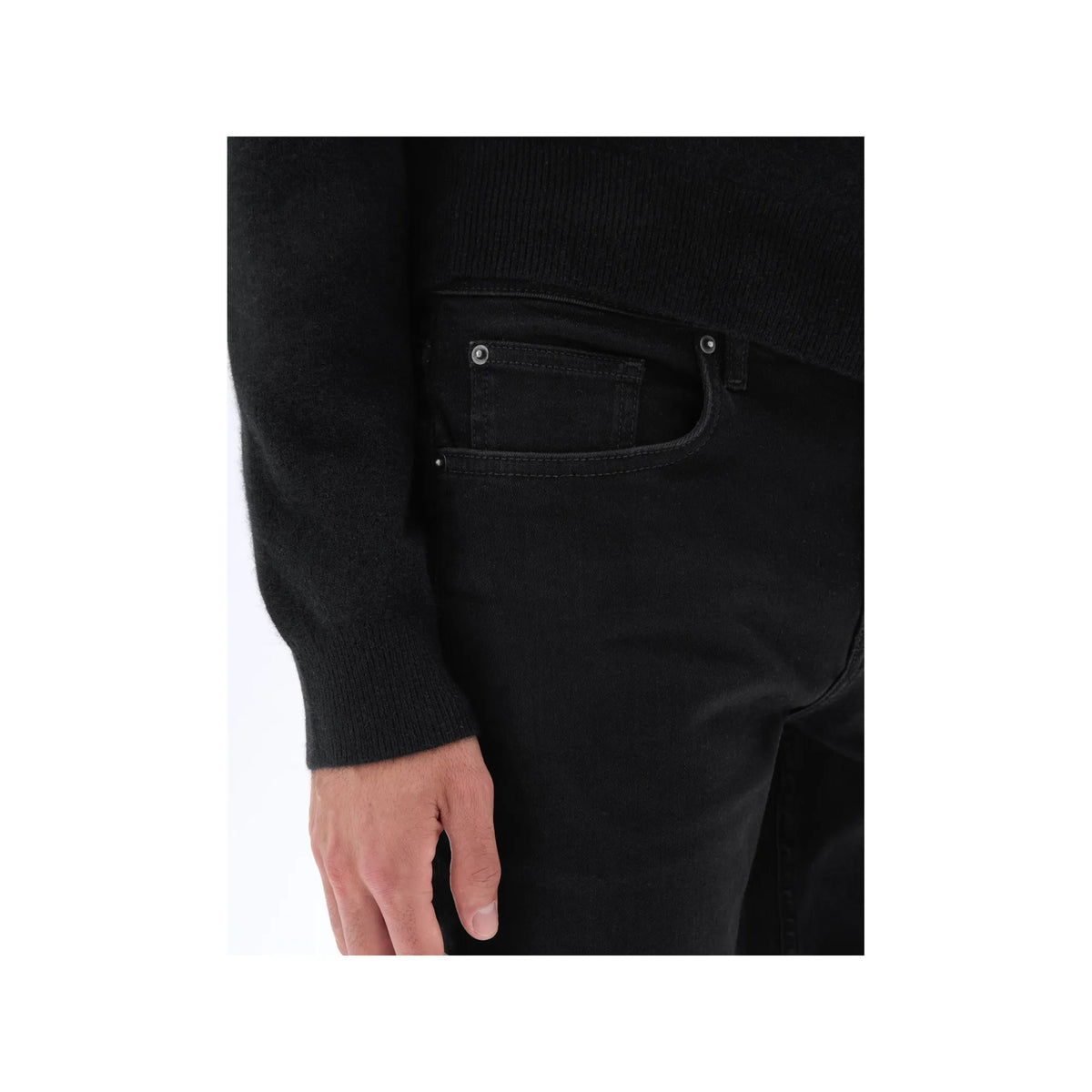 جينز C.25 بقصة ضيقة ونسيج مطاطي مرن (Powerflex)
