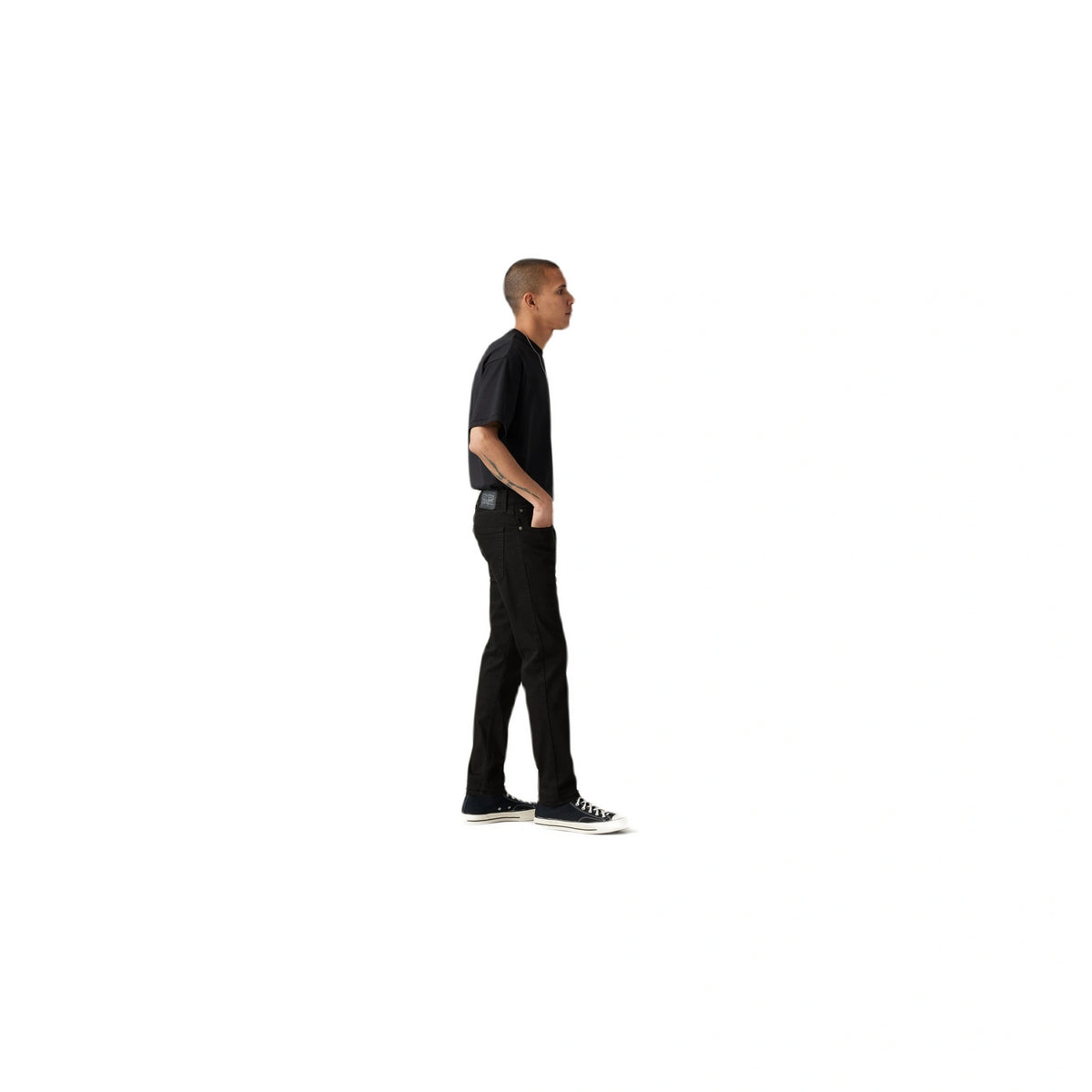 مقاس ضيق وخصر منخفض