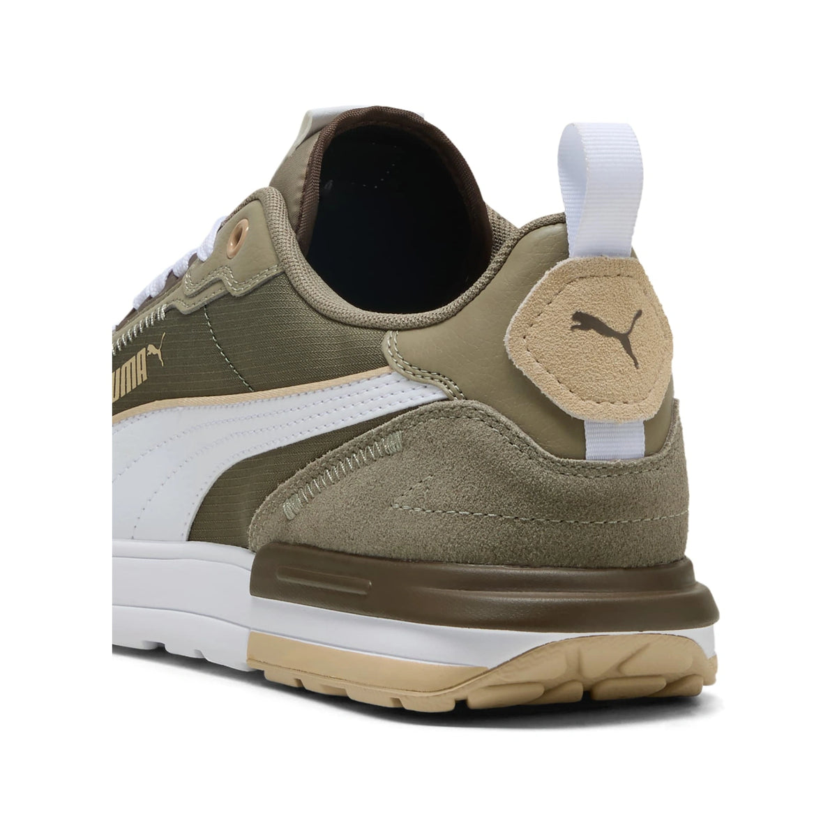 R22 Trainers