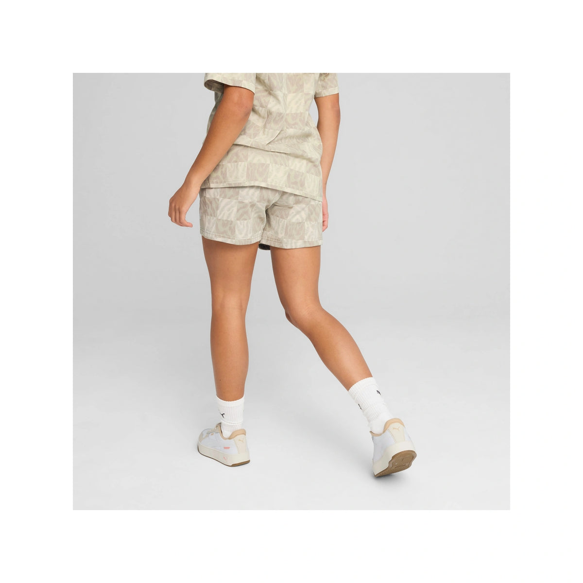 ESS GRAPHIC Mid-Rise 5" Shorts Women