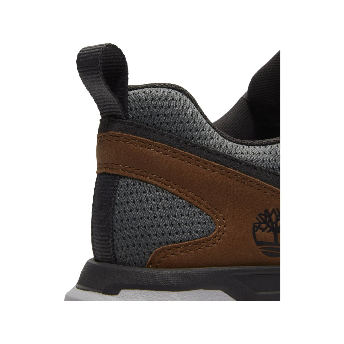 Voyager Park Low Lace Up Sneaker