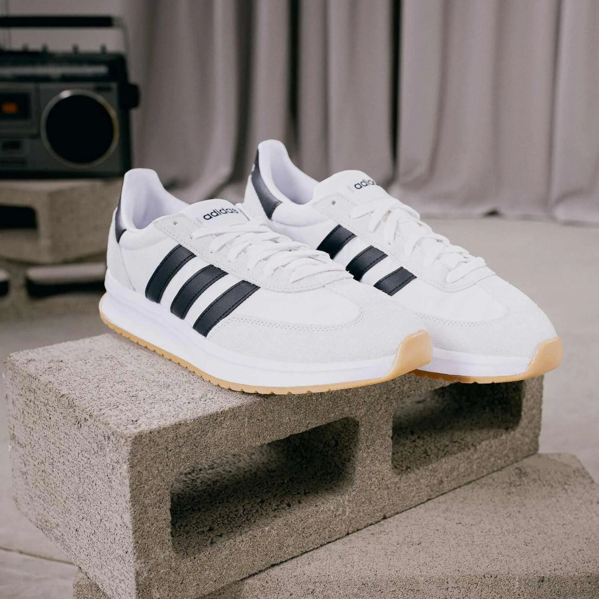 RUN 70s 2.0 Shoes