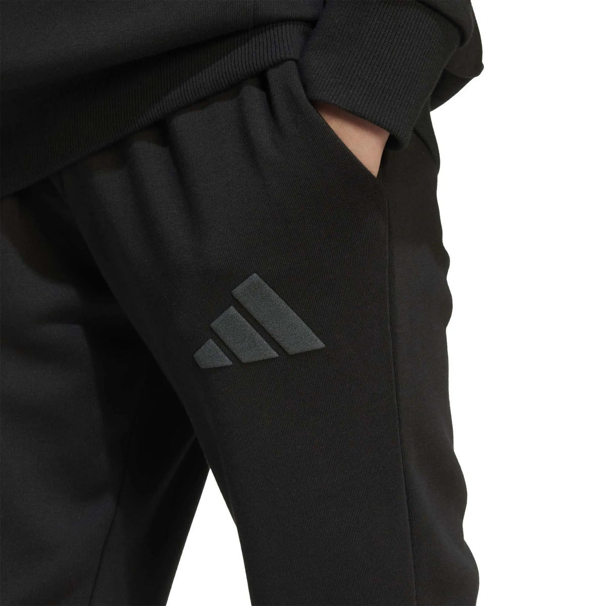 بناطيل رياضية للأطفال من adidas X Smileyworld