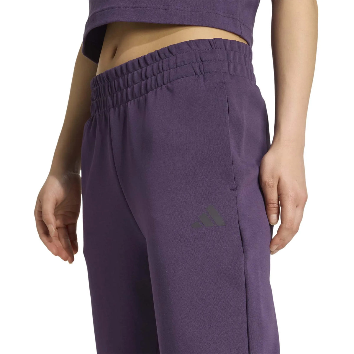 Future Icons Small Logo Pants