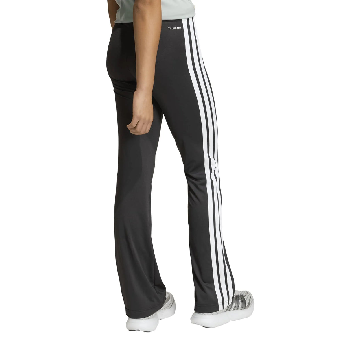 Train Essentials 3-Stripes Flared Leggings