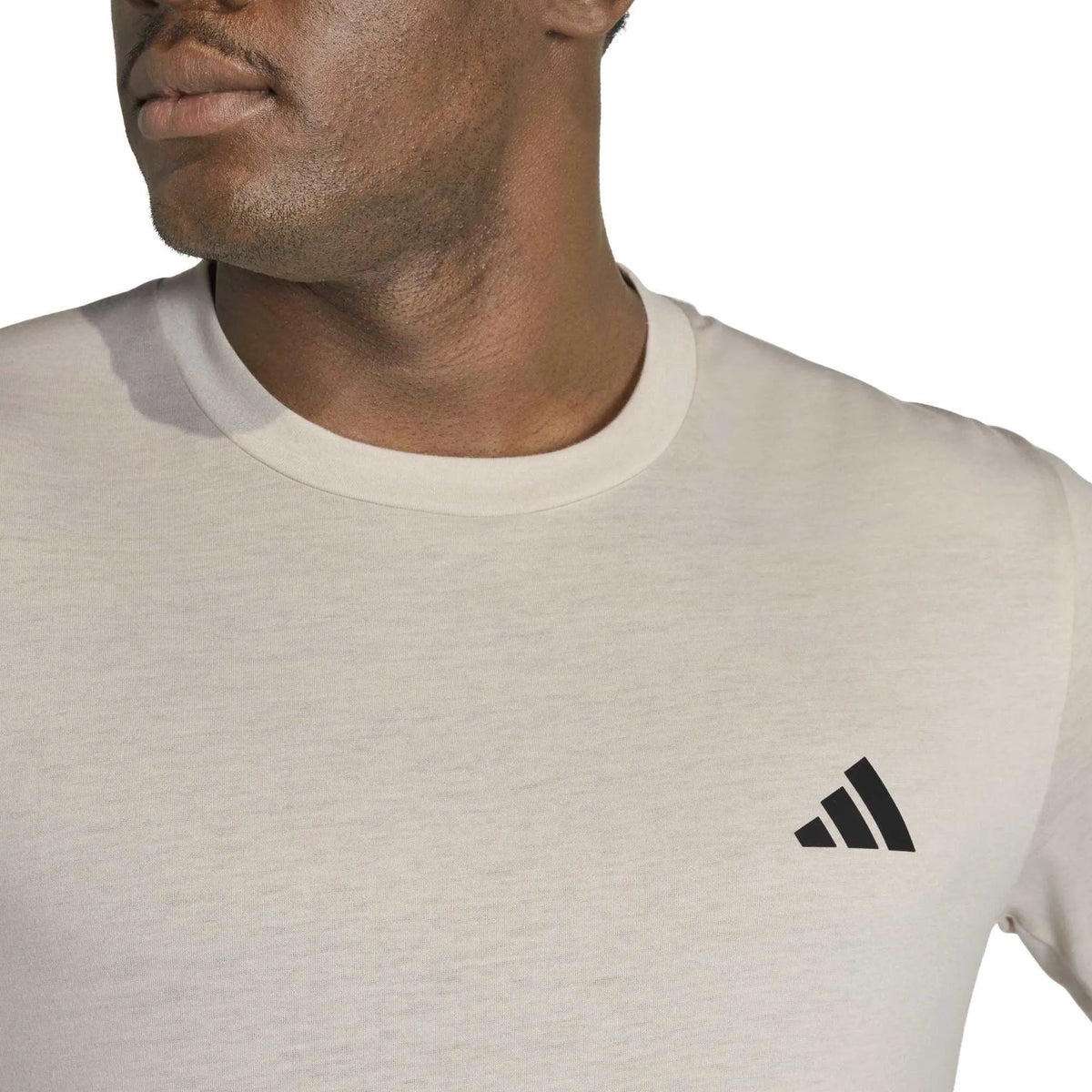 WORKOUT ESSENTIALS FEELREADY T-SHIRT