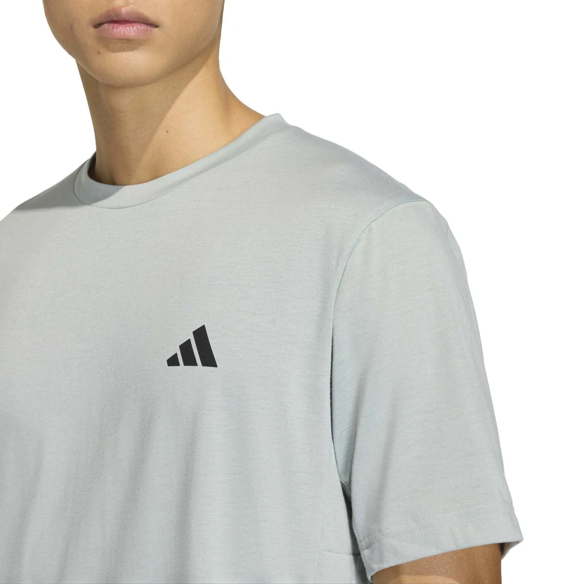 WORKOUT ESSENTIALS FEELREADY T-SHIRT