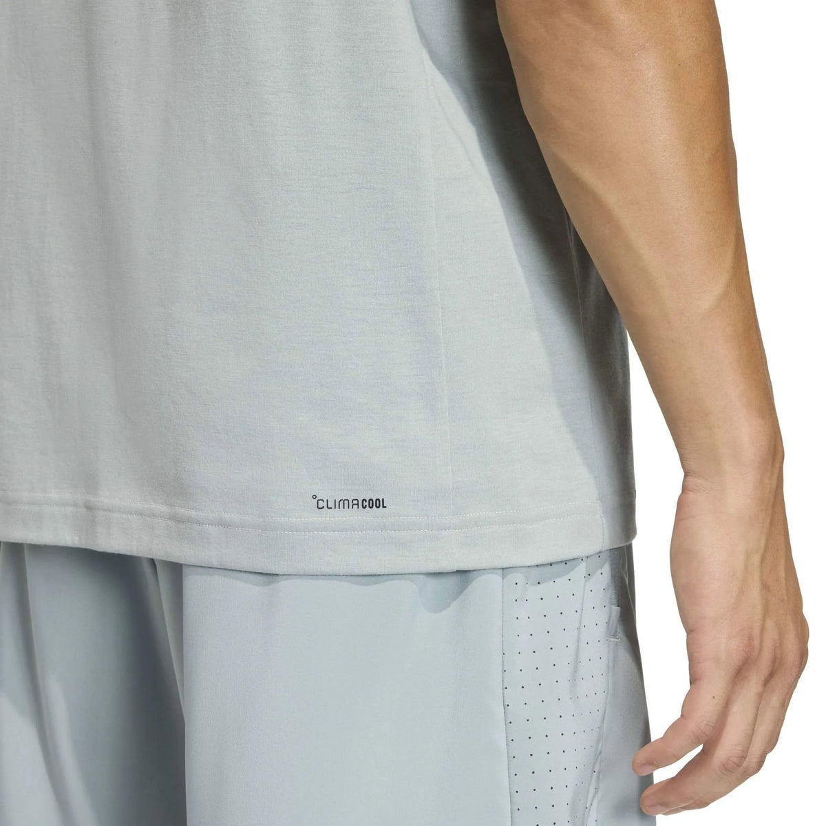 WORKOUT ESSENTIALS FEELREADY T-SHIRT