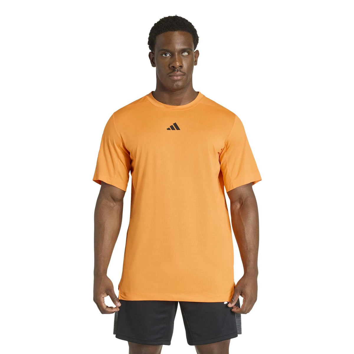 D4T ESSENTIALS T-SHIRT