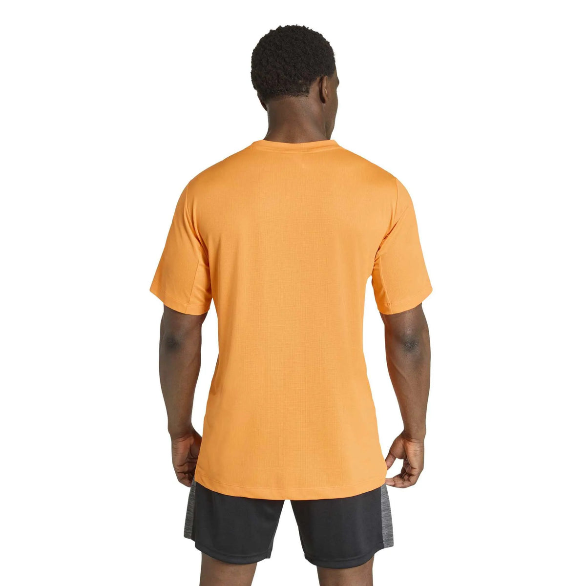 D4T ESSENTIALS T-SHIRT