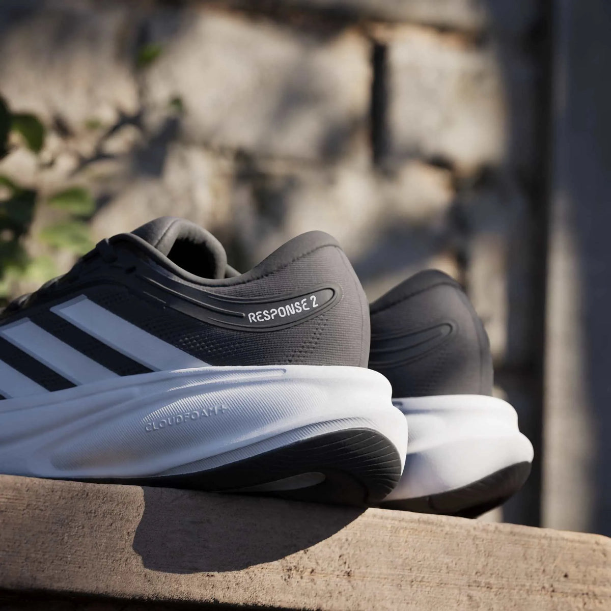 RESPONSE 2 RUNNING SHOES