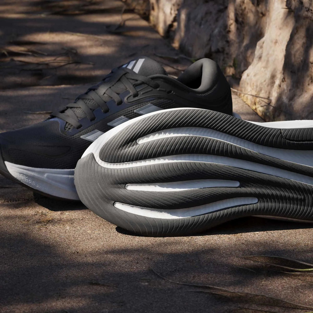 RESPONSE 2 RUNNING SHOES