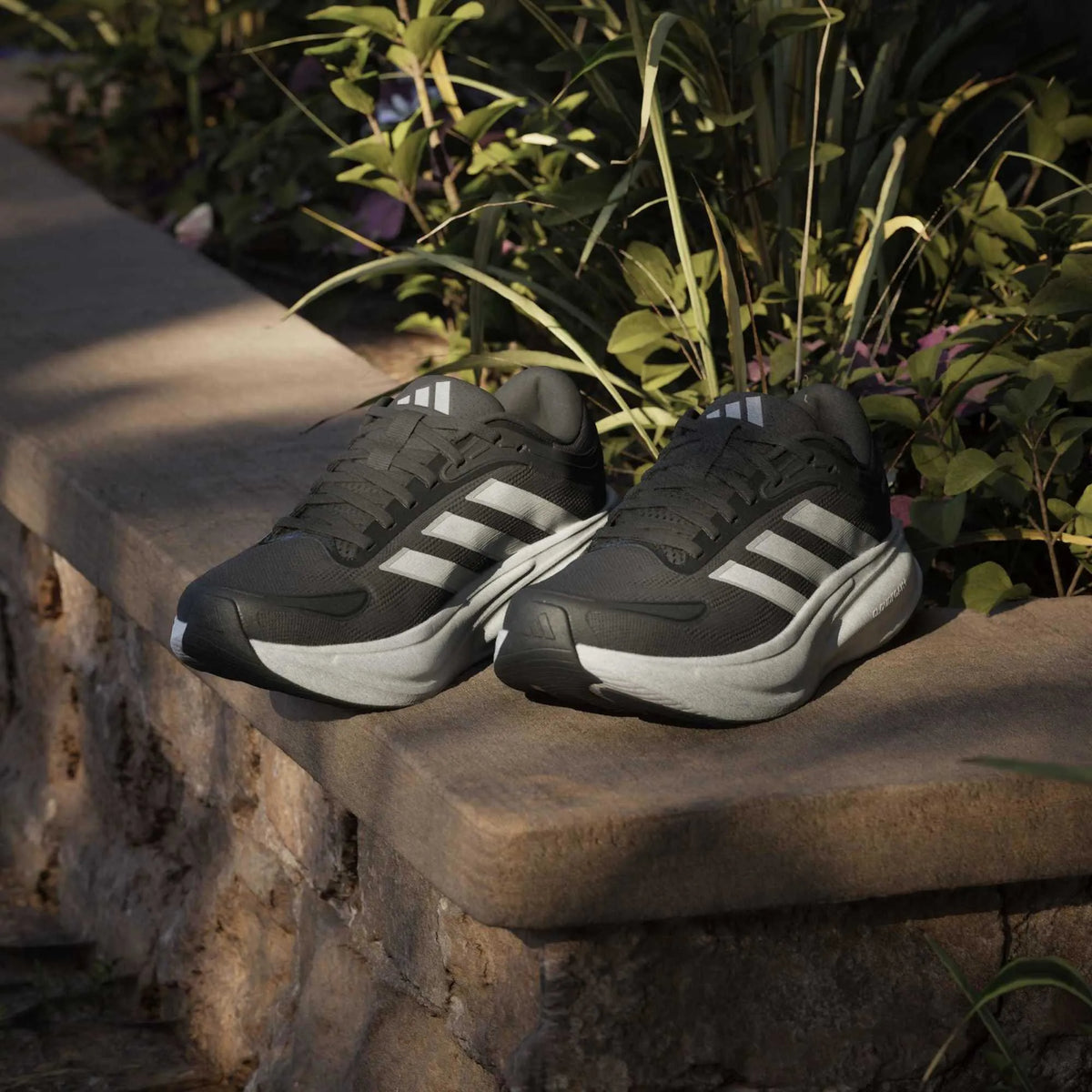 RESPONSE 2 RUNNING SHOES