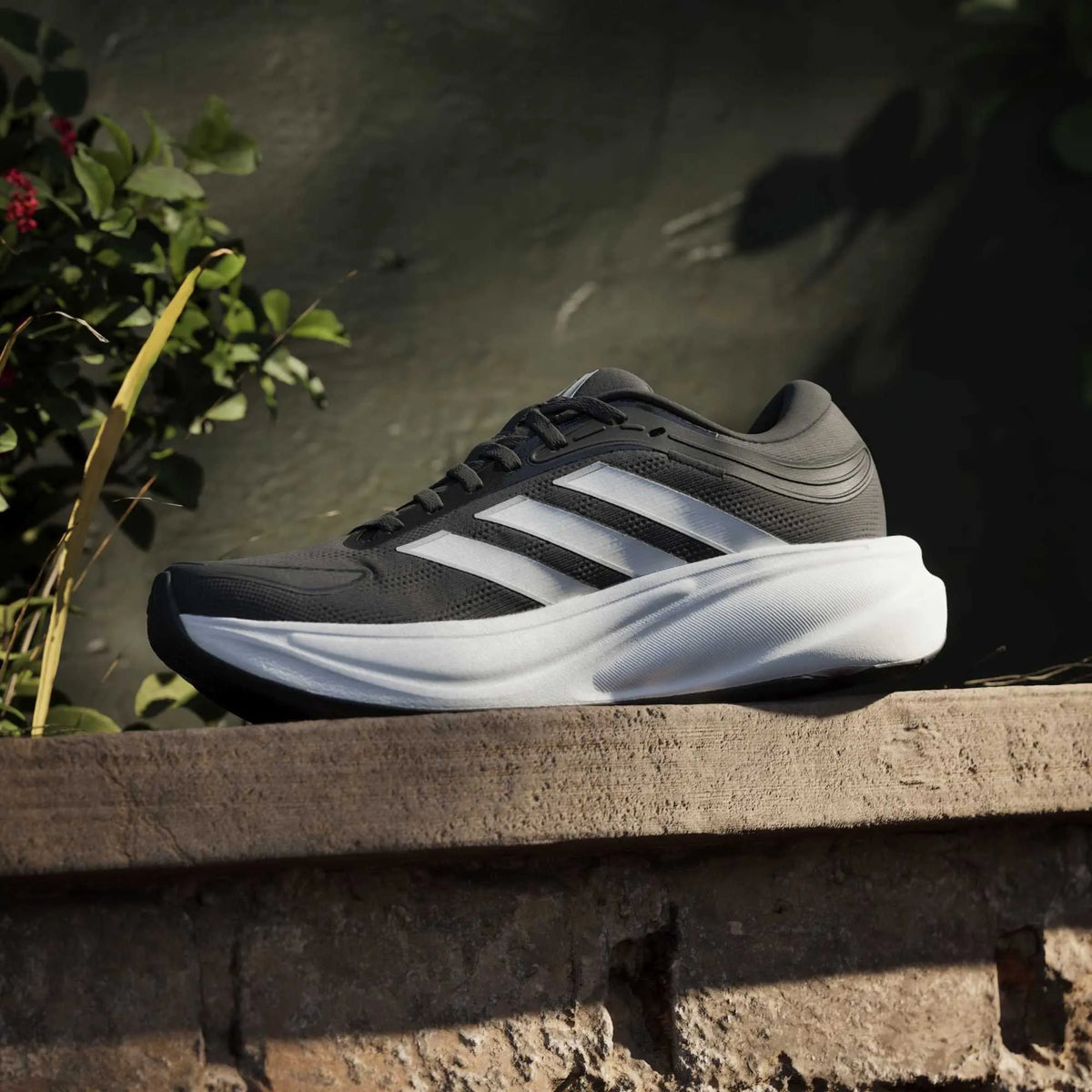 RESPONSE 2 RUNNING SHOES